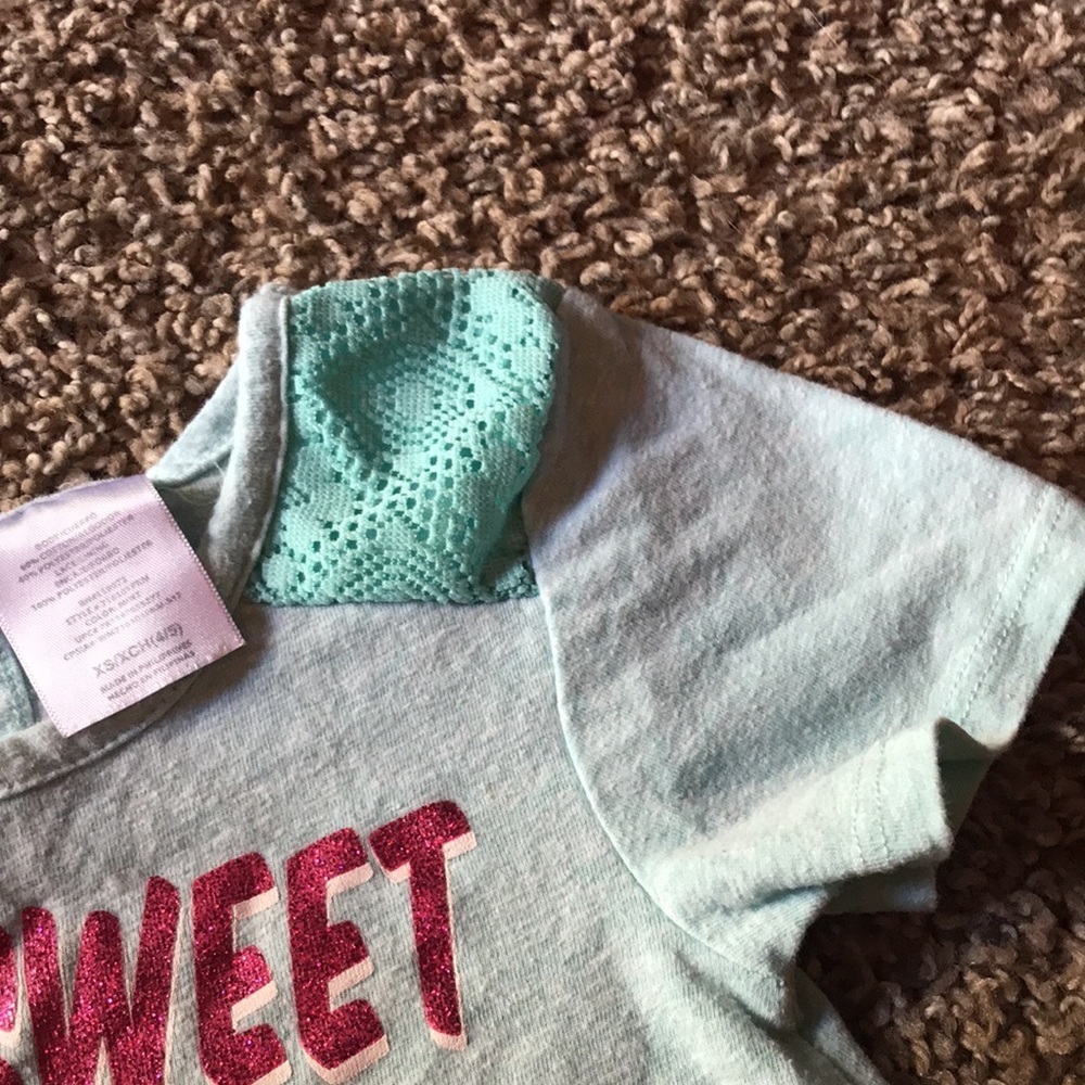 Shopkins Short Sleeve Flowy Light Green Top - Picture 3 of 4
